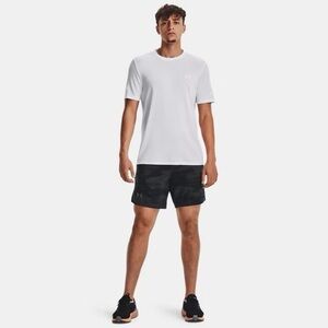 UA Launch 7” Printed Digital Camo Shorts Size XL NWT